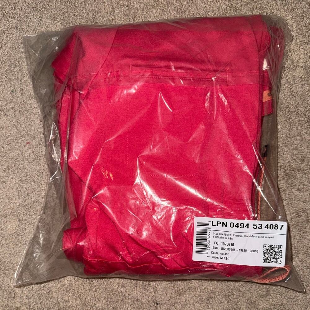 New Fabletics PonteFlex Empower Scrub Jumpsuit Gelato size M - Picture 3 of 12
